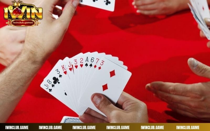 Cách chơi Tiến lên đếm lá đơn giản, dễ hiểu